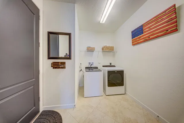 Residence photo 19