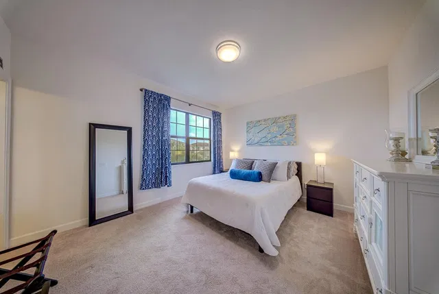 Residence photo 25