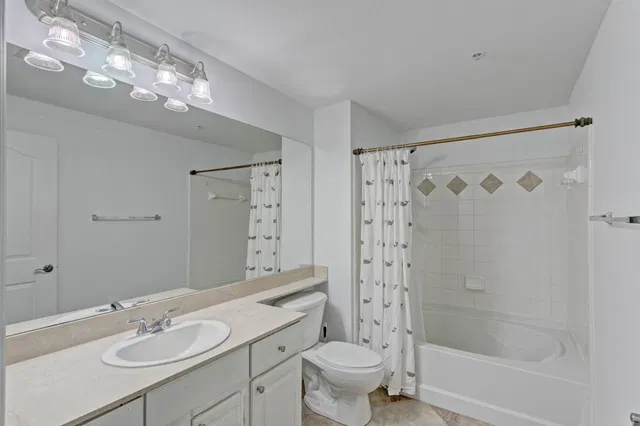  Unit 103 photo 7