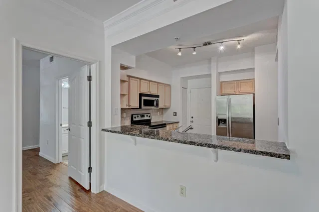  Unit 103 photo 17