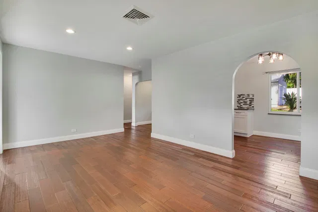  Residence photo 6