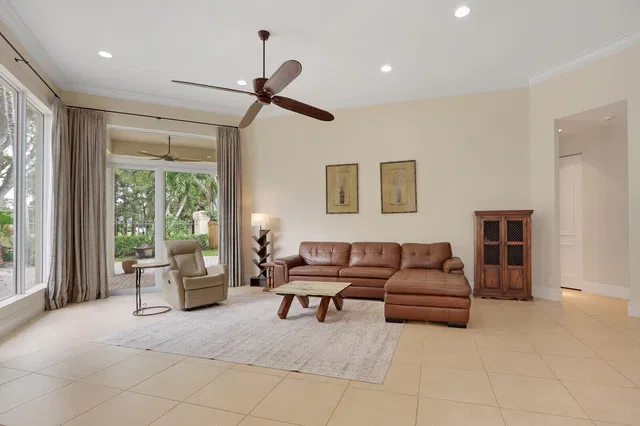 Eagles Landing Residence photo 6