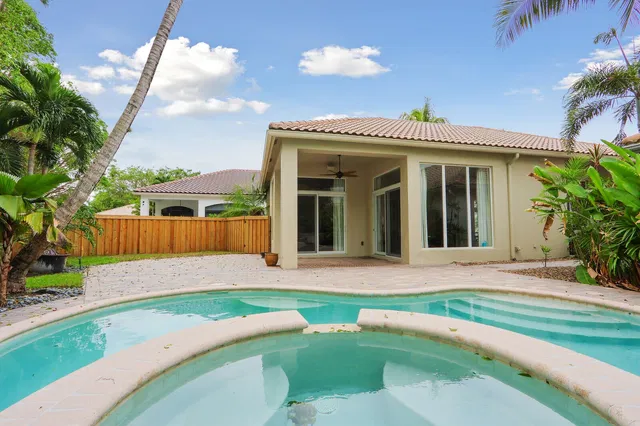 Eagles Landing Residence photo 32