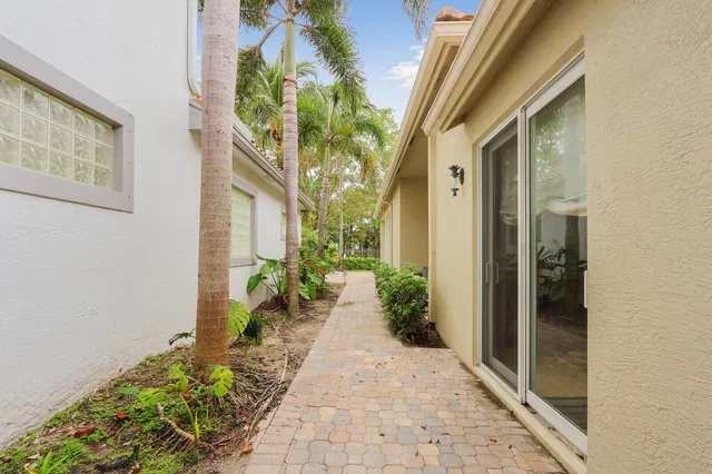 Eagles Landing Residence photo 33