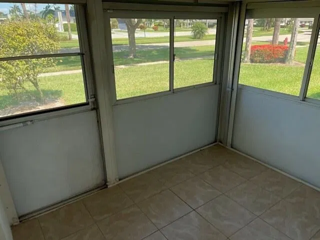 Unit H photo 11