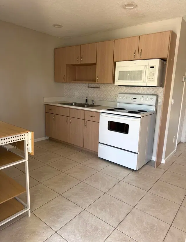 Residence photo 3