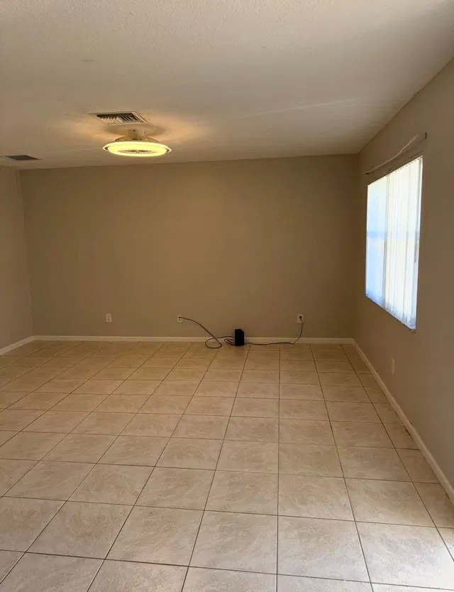 Residence photo 5