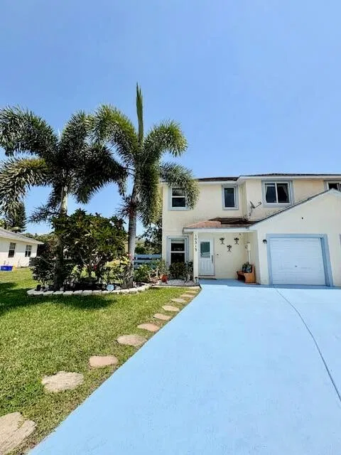 Residence photo 2