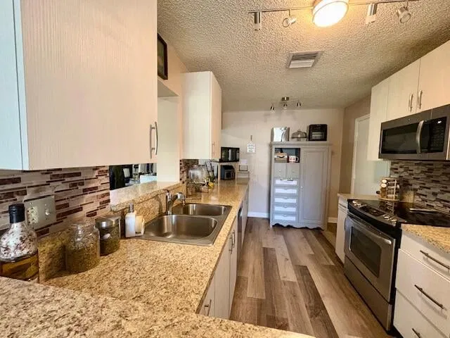 Residence photo 9