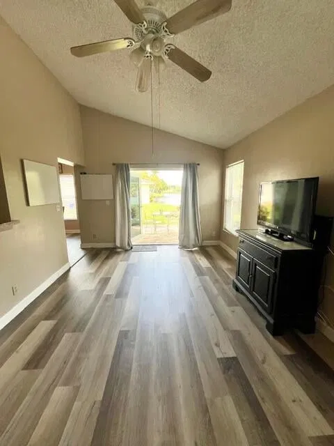 Residence photo 17