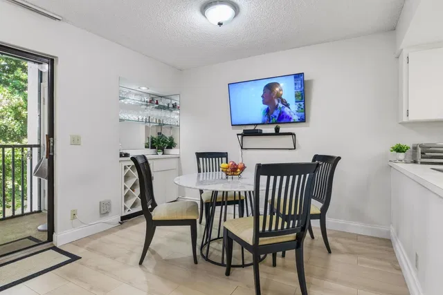  Unit C302 photo 5
