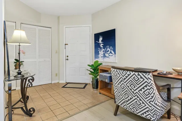  Unit C302 photo 18