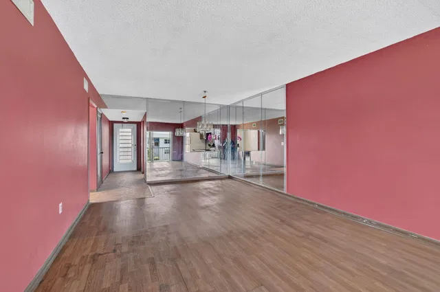 Unit 1541 photo 7