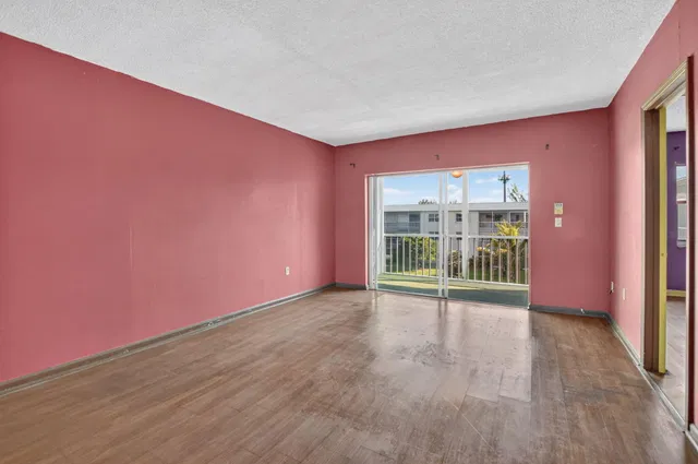 Unit 1541 photo 8