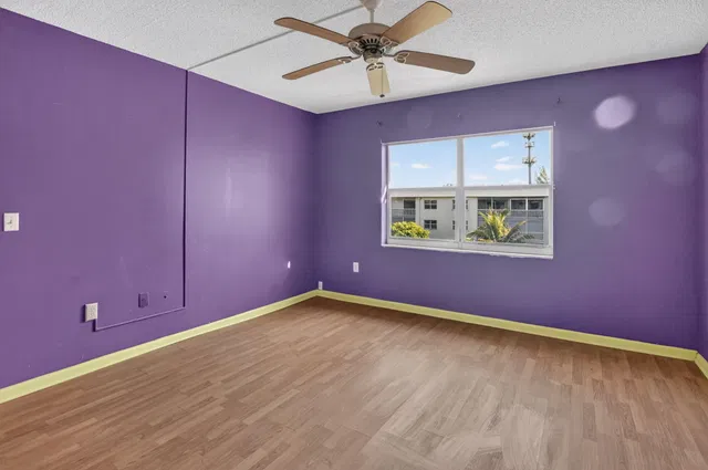 Unit 1541 photo 14