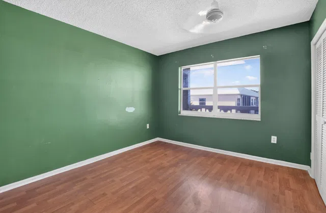 Unit 1541 photo 18