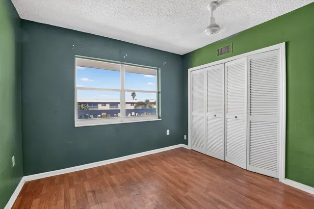 Unit 1541 photo 19