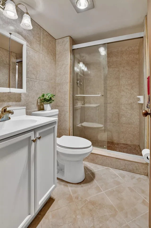 Unit 1541 photo 21