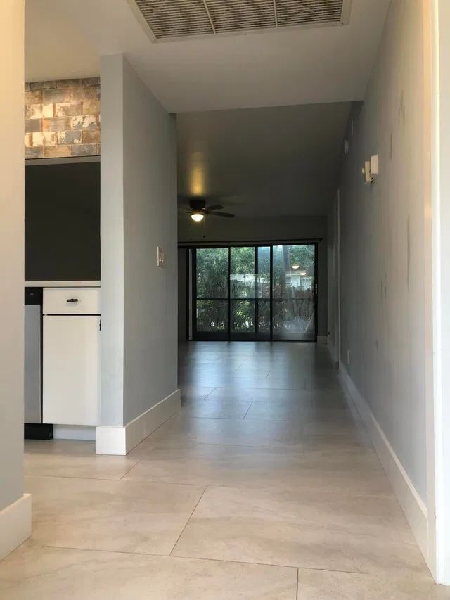 Unit 111 photo 11