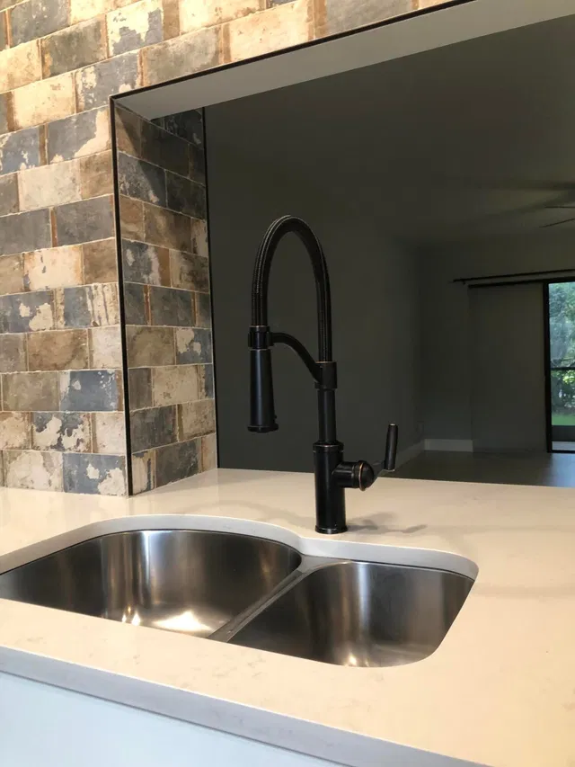 Unit 111 photo 14
