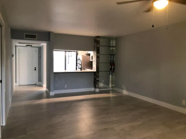 Unit 111 photo 16