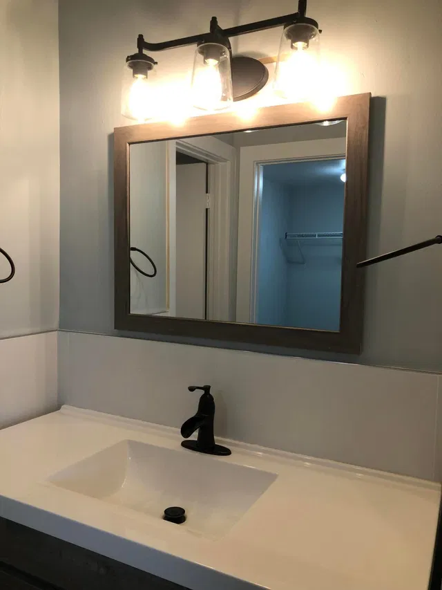 Unit 111 photo 17