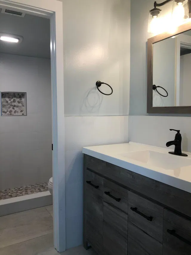 Unit 111 photo 18