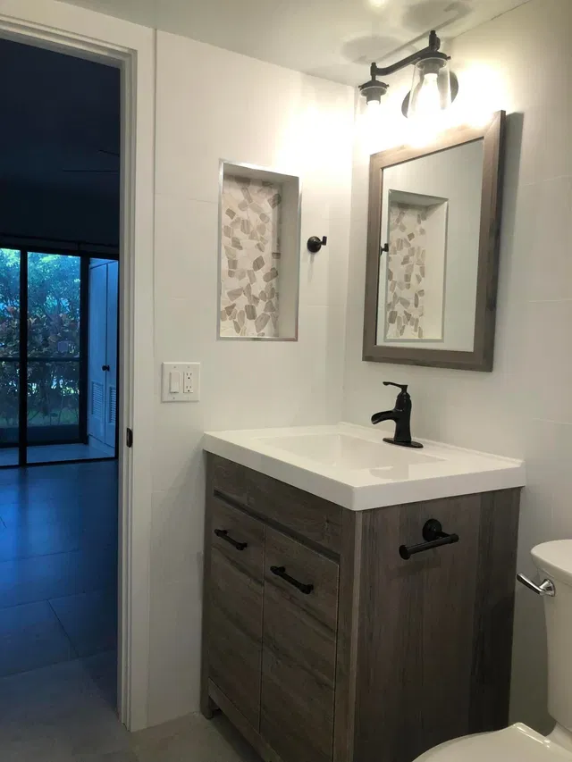 Unit 111 photo 23