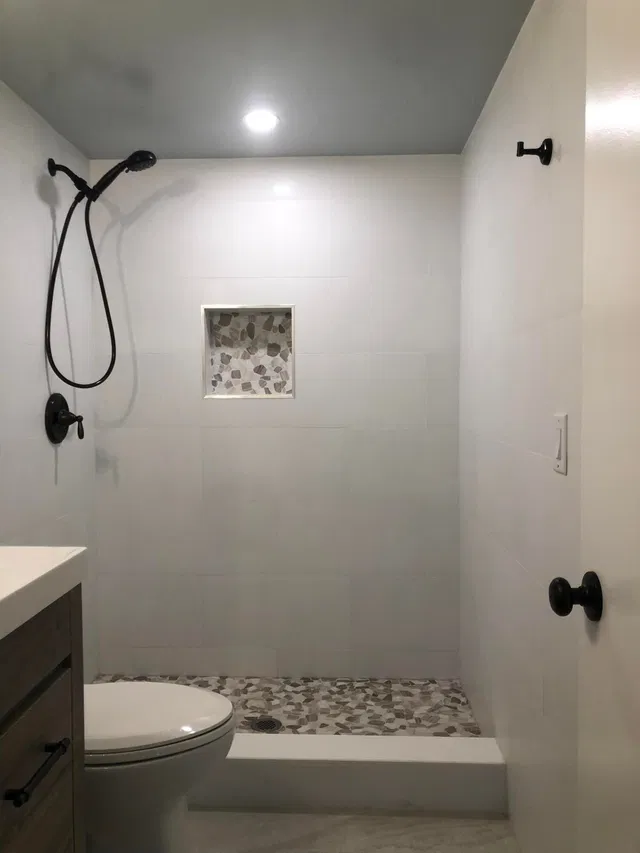 Unit 111 photo 24