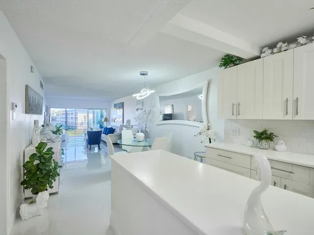 Unit 330 photo 2