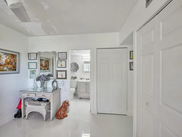 Unit 330 photo 32