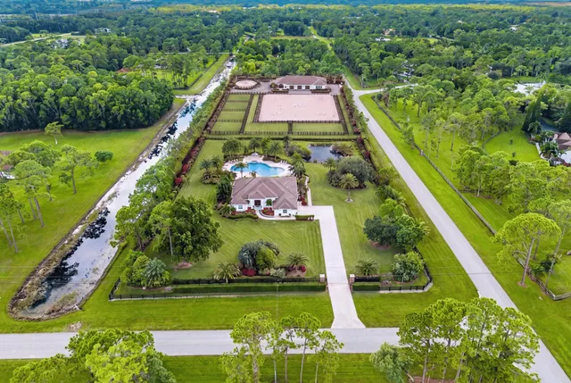 Homeland Residence photo 9