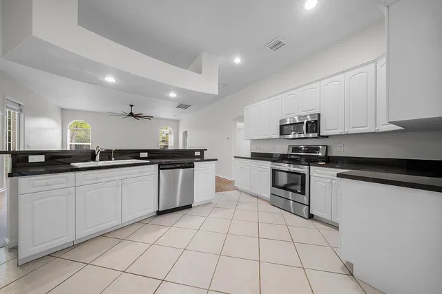 Homeland Residence photo 13