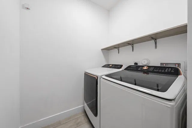  Residence photo 17