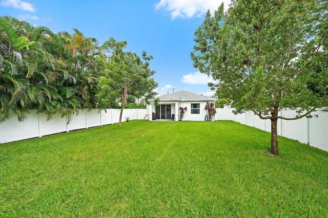  Residence photo 19