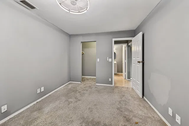 Unit B photo 30