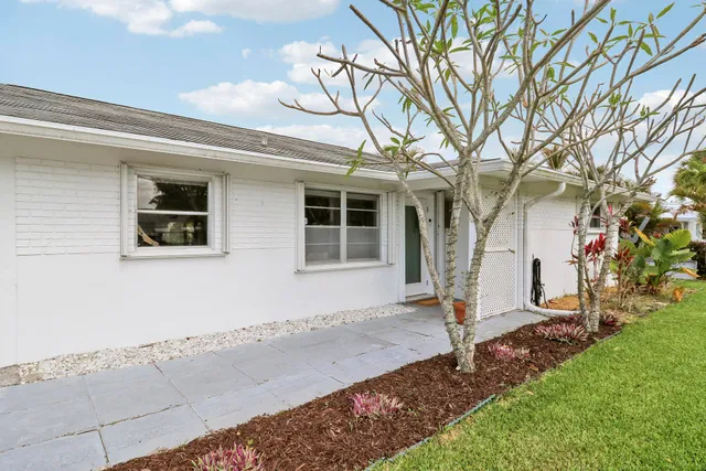 Residence photo 43