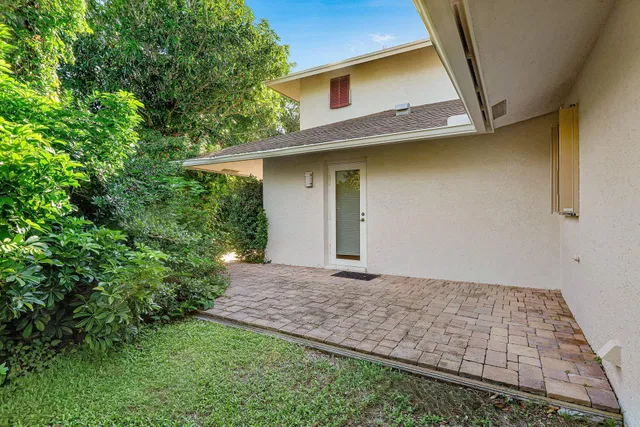 Residence photo 23