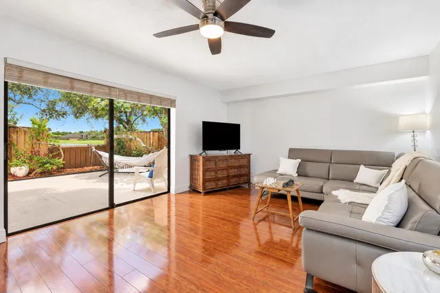 Residence photo 11