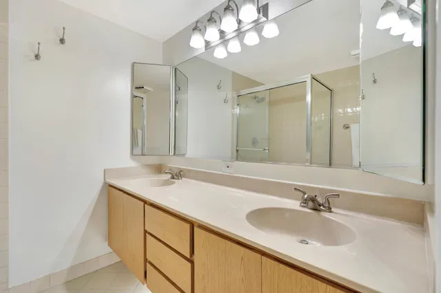Residence photo 24
