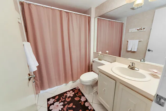 Unit 4002 photo 14