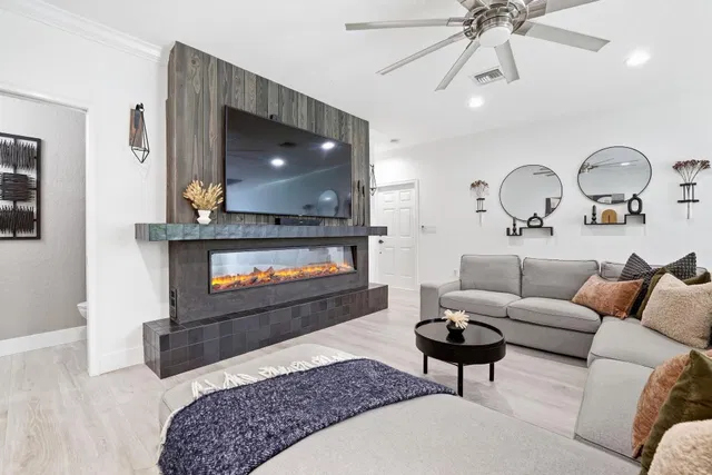 Residence photo 6