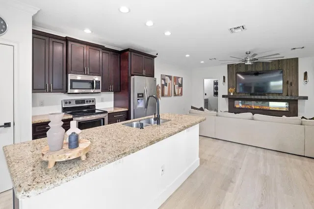 Residence photo 9
