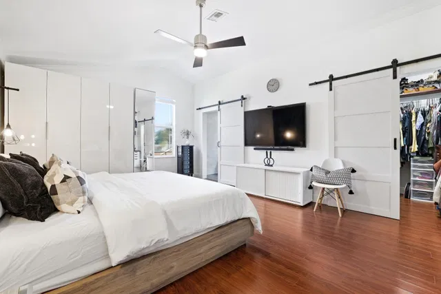 Residence photo 11