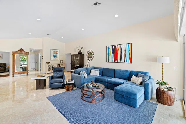 Residence photo 9