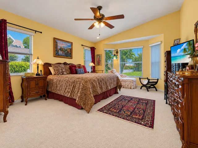 Residence photo 17