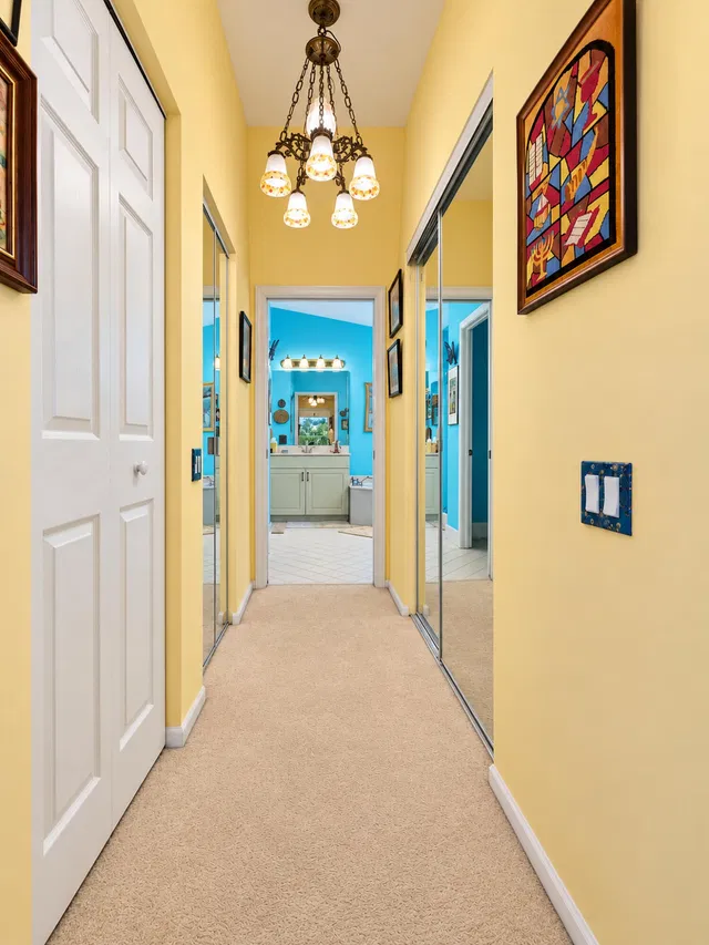 Residence photo 19