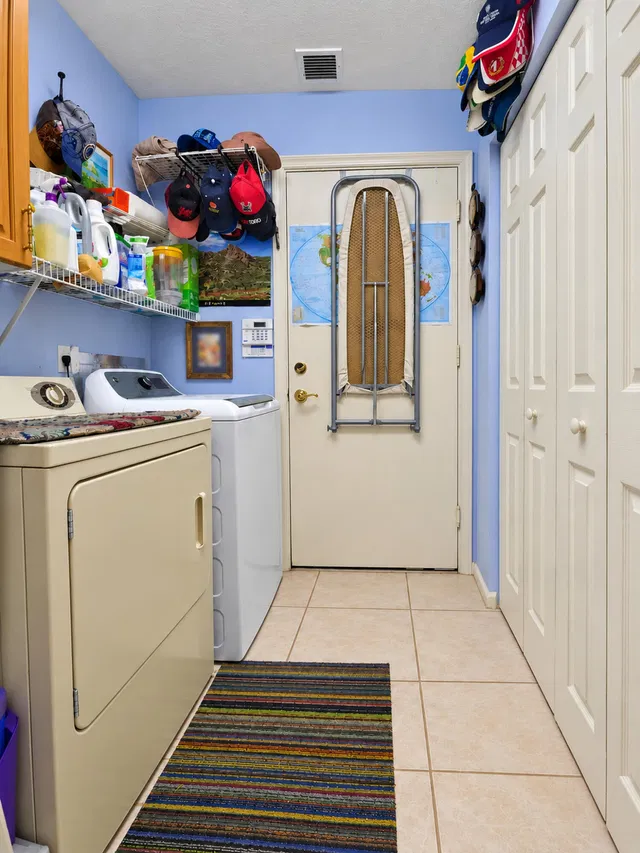 Residence photo 26