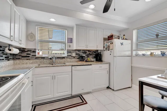  Unit 205 photo 15
