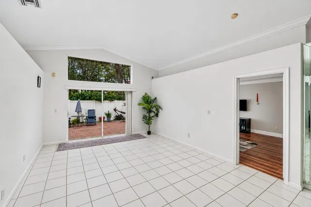Residence photo 7